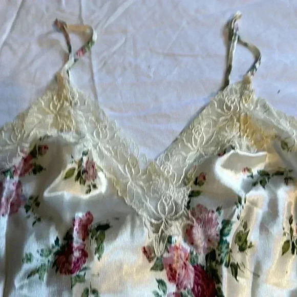 Victoria’s Secret Rose Scalloped Camisole Vintage Gold Label size M - Picture 3 of 5